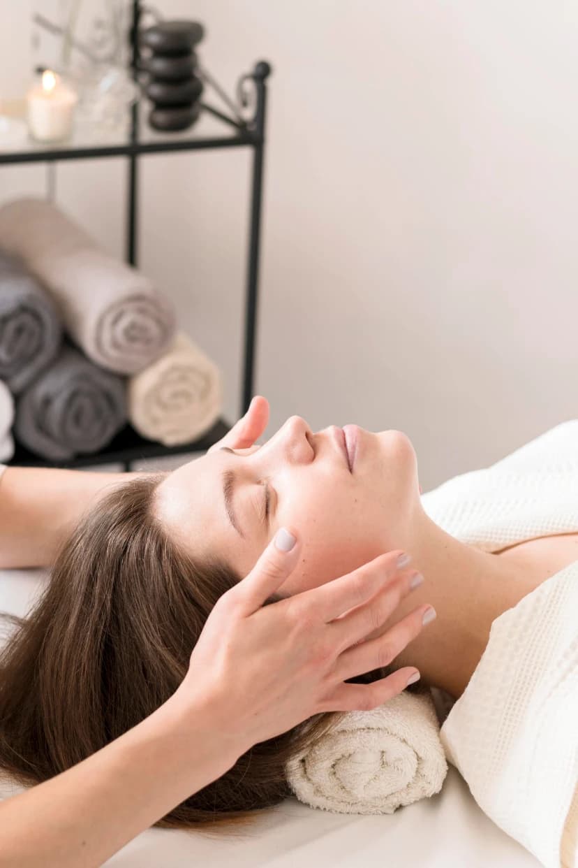 Craniosacrale Therapie am Kiefer - Behandlung zur Lösung von Verspannungen